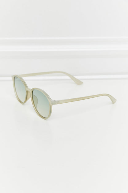 Full Rim Polycarbonate Frame Sunglasses - JDrop.Shop