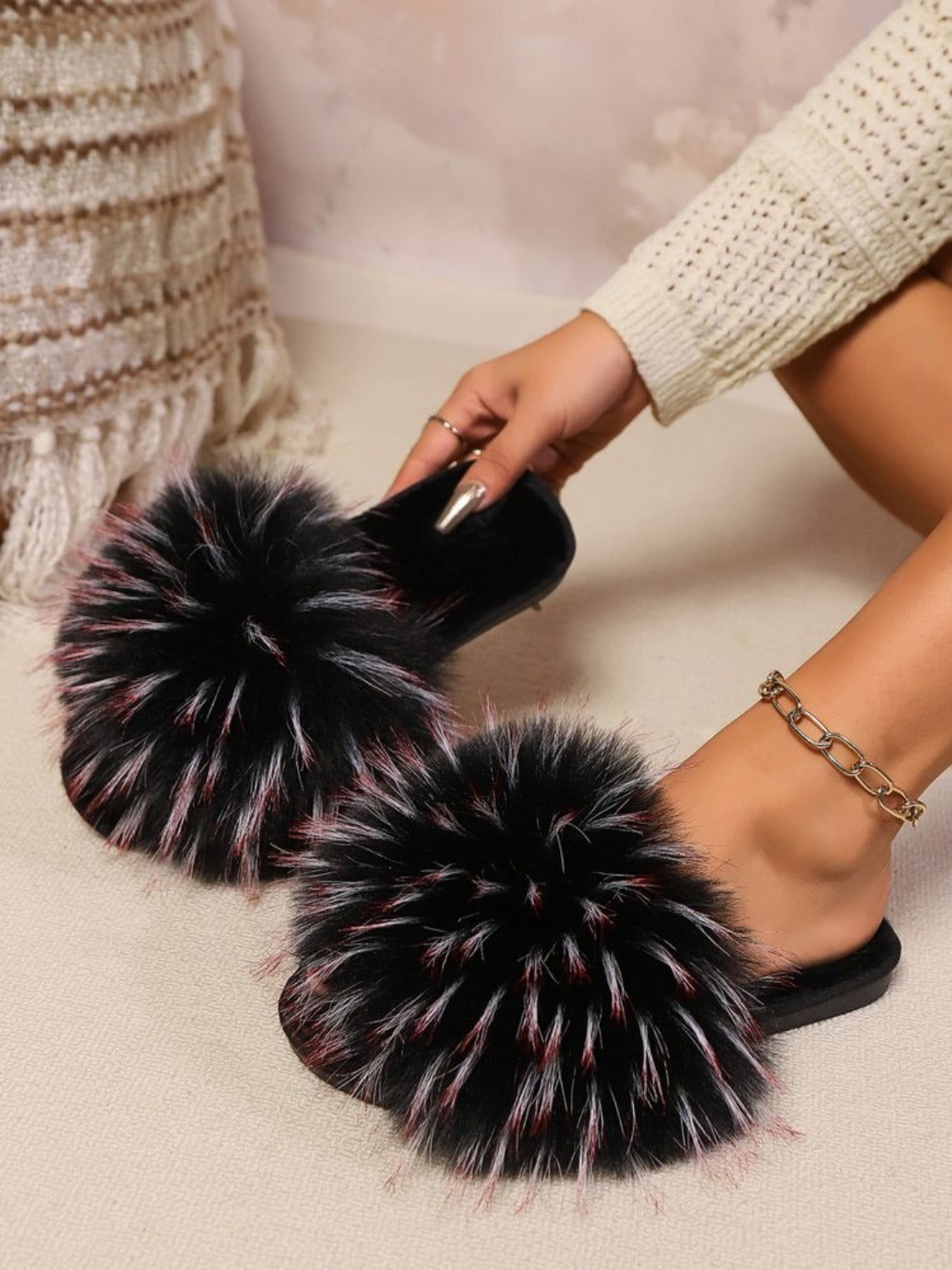 Fuzzy Open Toe Flat Sandals - JDrop.Shop