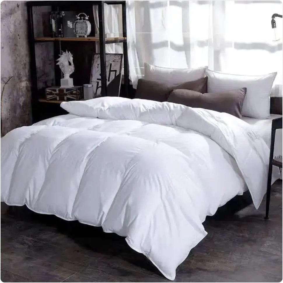 Cozy Comfort Goose Down Duvet for All Seasons