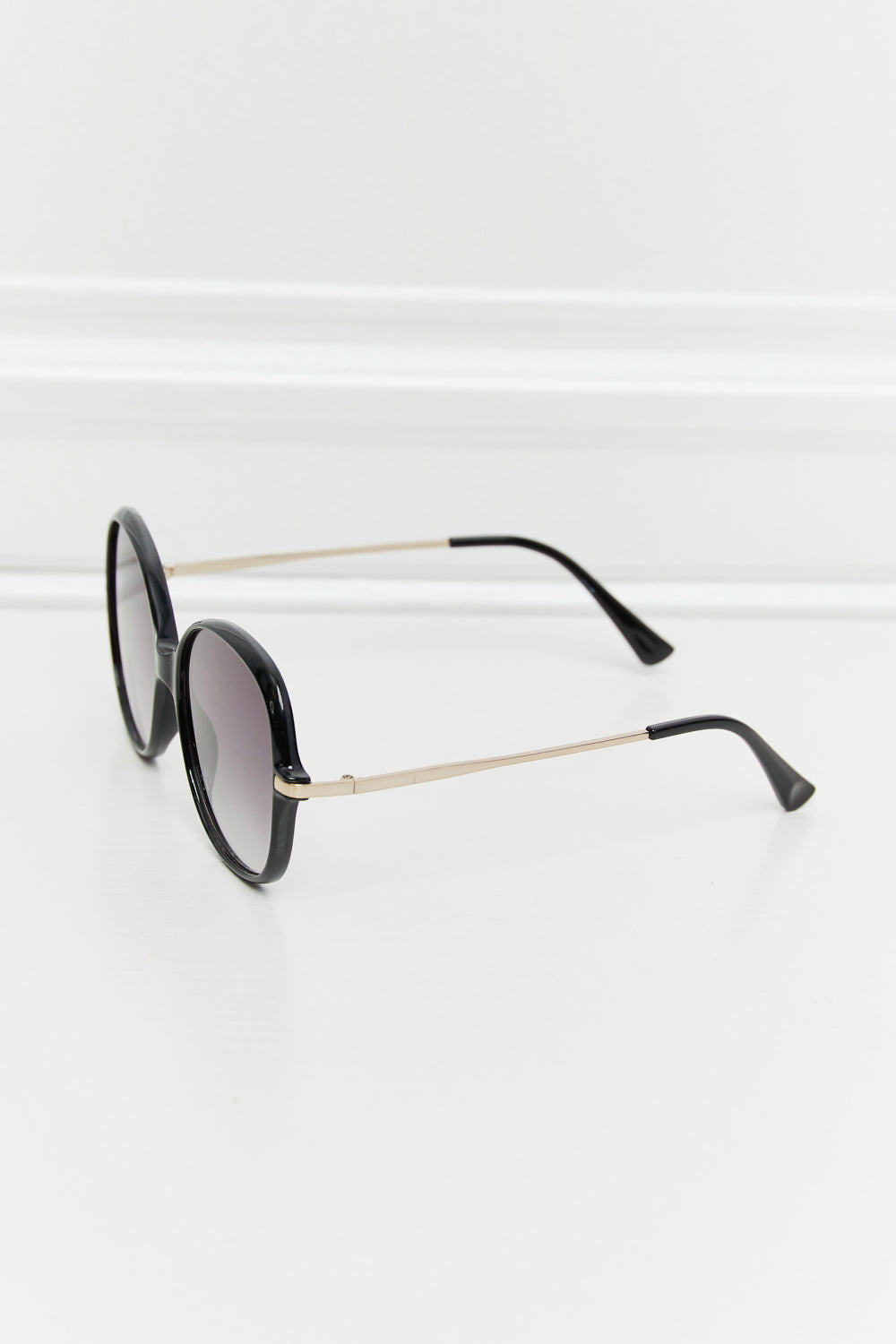 Metal-Plastic Hybrid Full Rim Sunglasses - JDrop.Shop